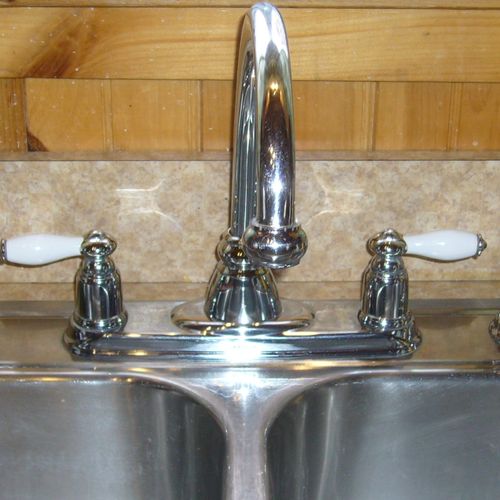 New Kitchen Faucet Installed