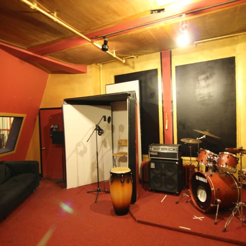 Studio C (live room for Studio B)