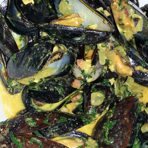 Curried Mussels Braised with Pancetta and Lagunita