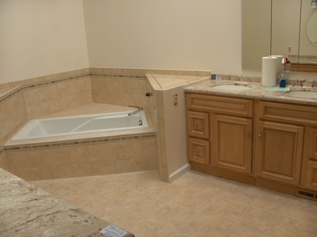 Bath room remodel. Tile, plumbing,paintig