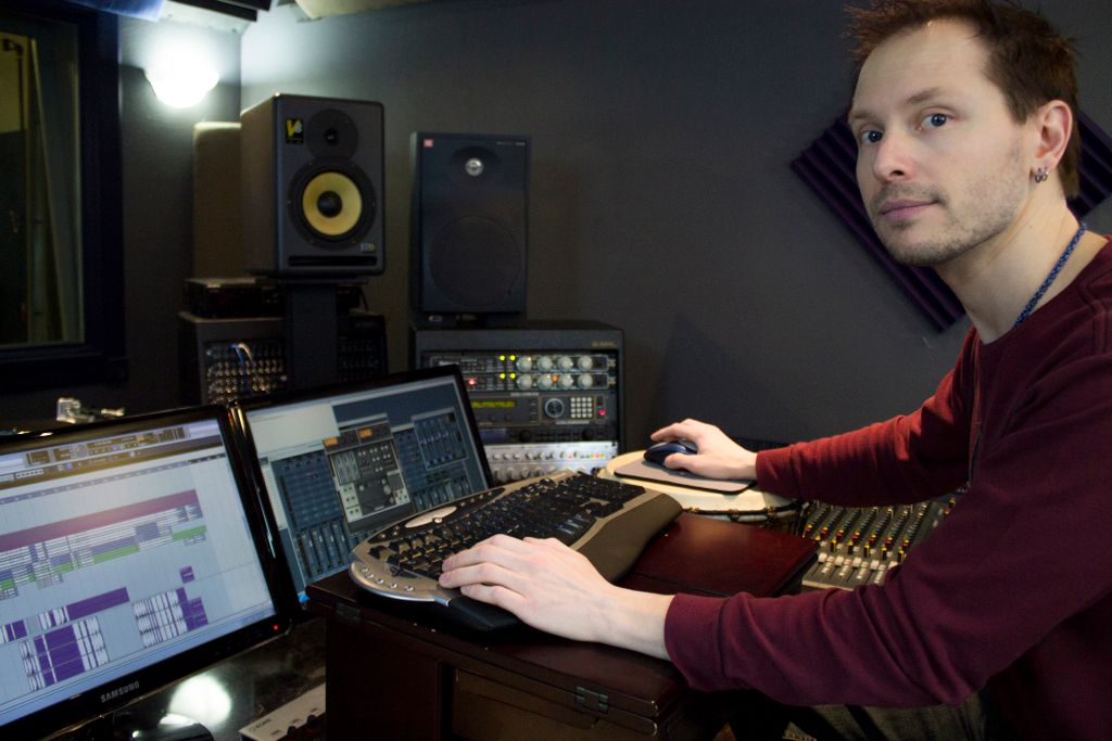 Josh being momentarily distrcted from  mix by AmyW