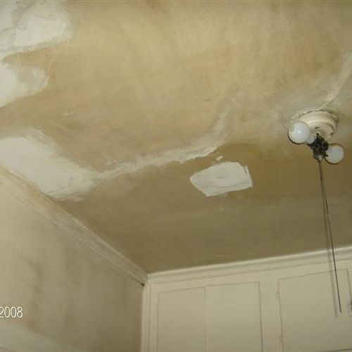 Very greasy & dirty ceilings from stove that was r