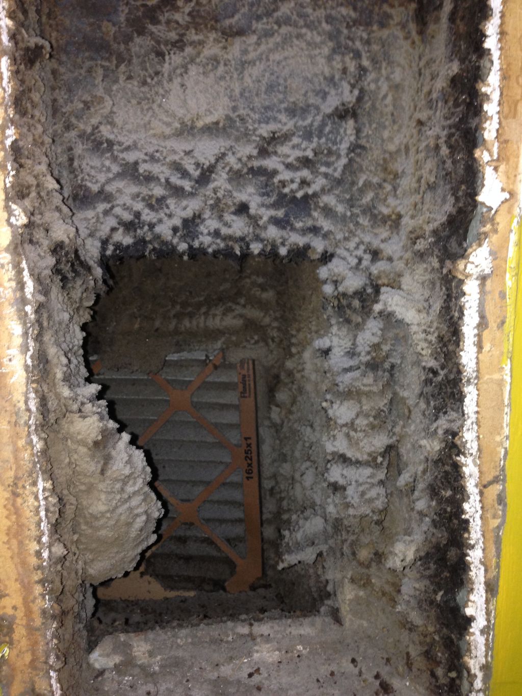 AIR DUCT INTAKE VENT WITHOUT THE GRILL BEFORE CLEA