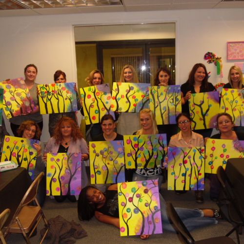 Social art classes for all ages and ability levels