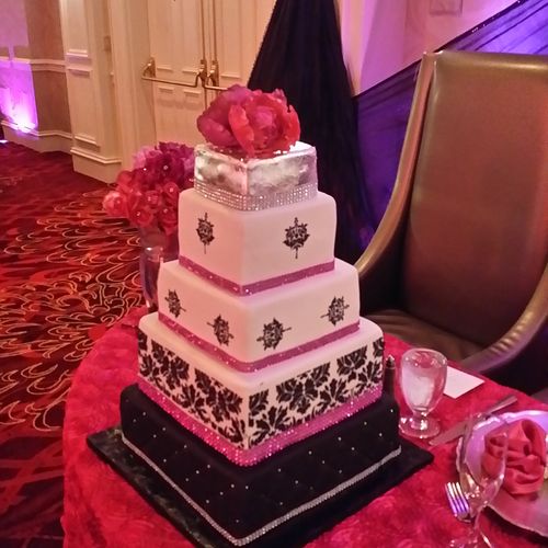 Black and white stenciled cake.