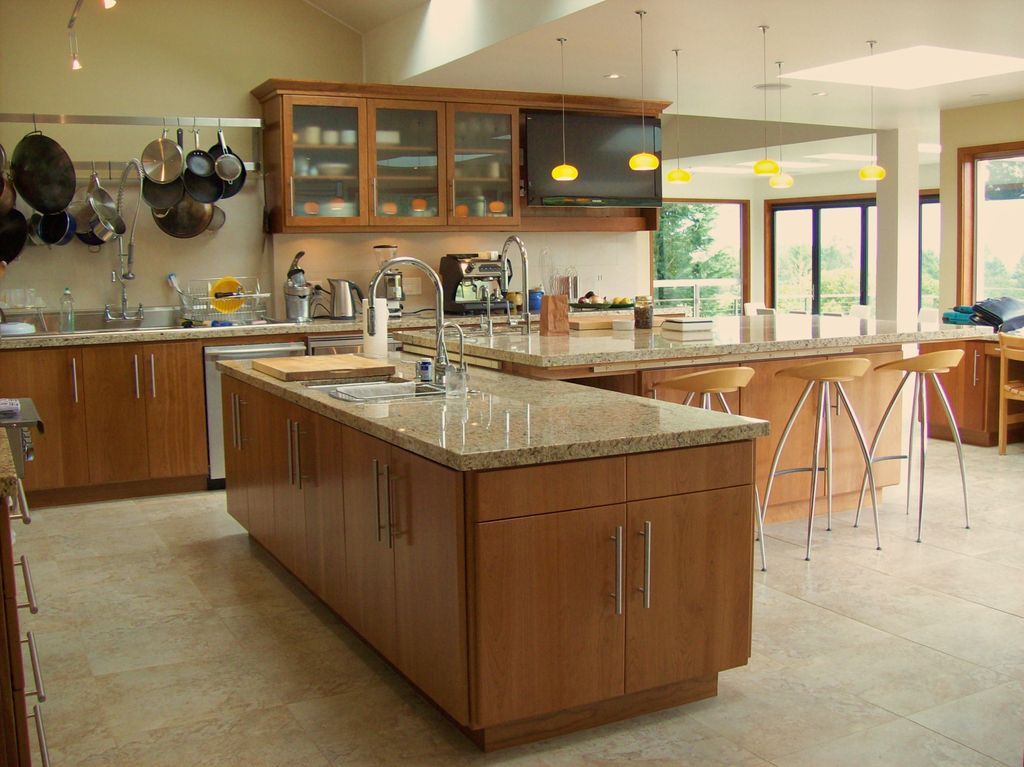 Contemporary  / Commercial