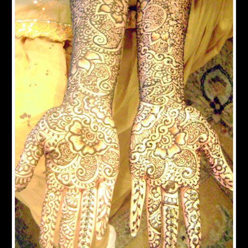 Bridal mehndi by Hennadesigner. Brides get Henna 2