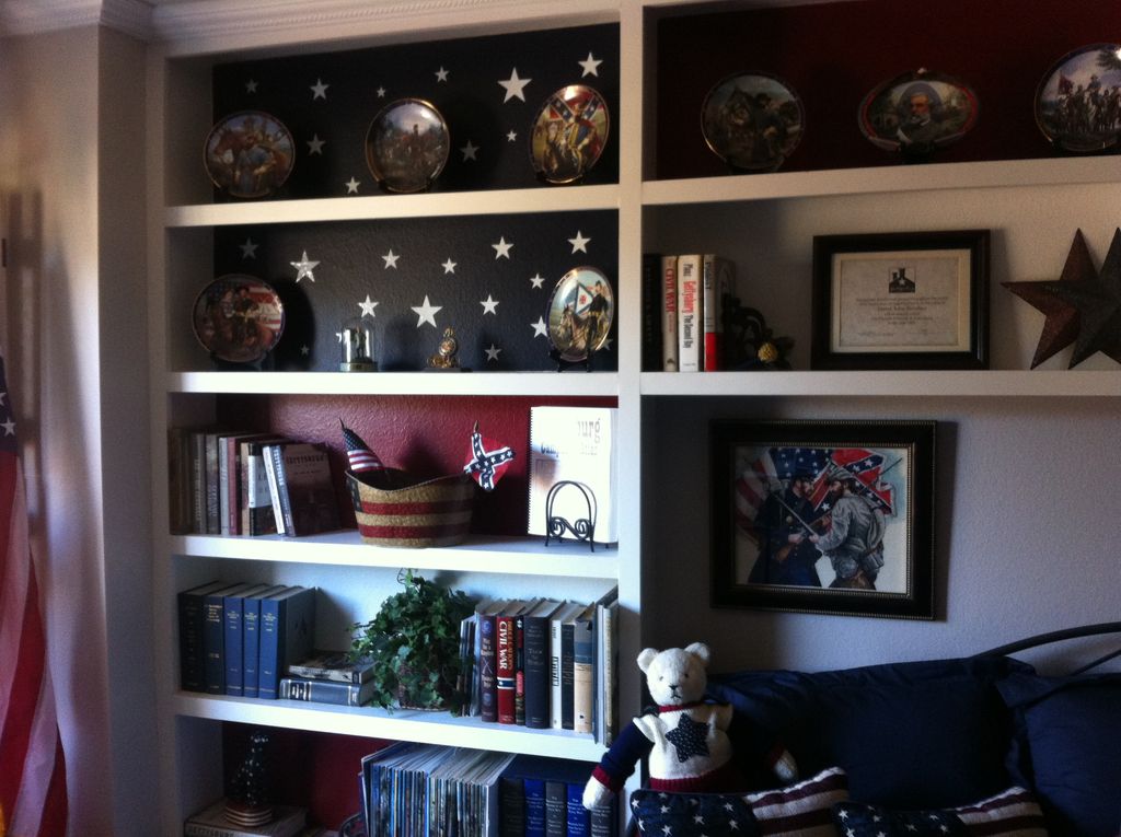 Custom theme painting & crown moulding.