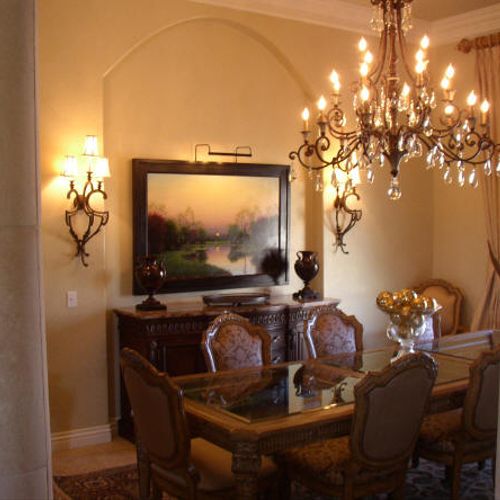 Another elegant and eclectic dining room.