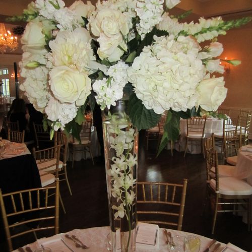 White and green tall centerpiece