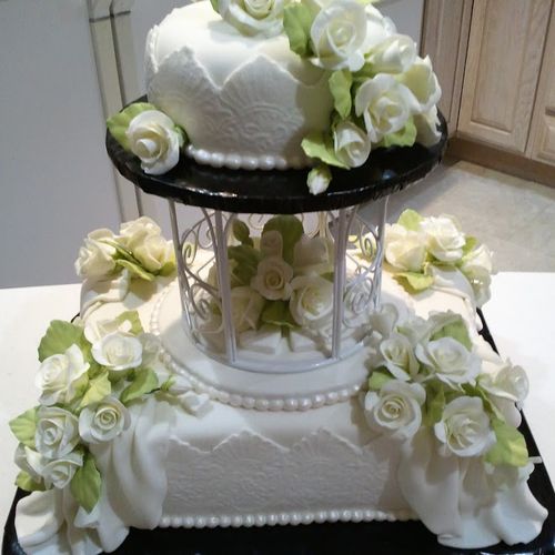 Handmade White Roses... so beautiful! My best cake