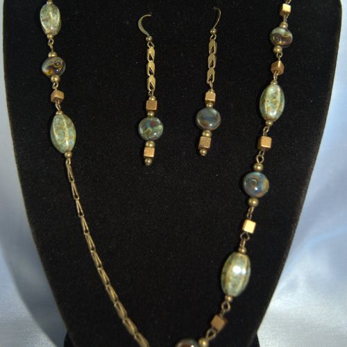 This necklace set is made from Antique gold chain,