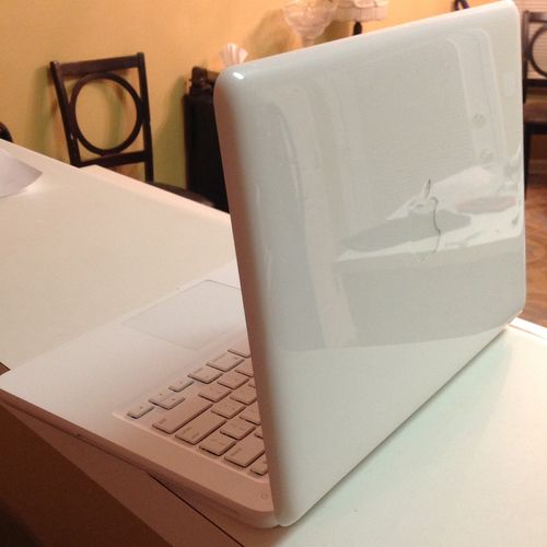 Apple MacBook Full housing and screen repair.
