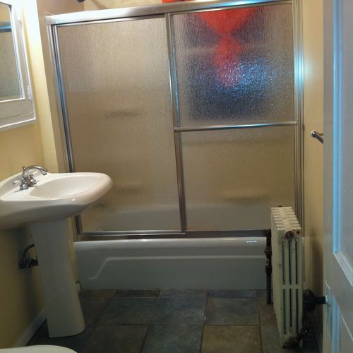 New glass shower door, paint color and Ceramic Til