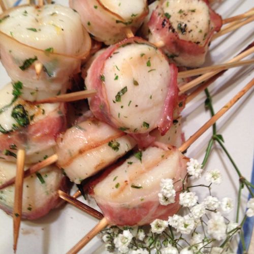 Grilled Lemon Rosemary Scallops wrapped in Pancett
