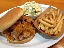 Pulle Pork with fries & cole slaw