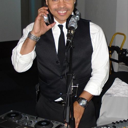 DJ Vince djing at a wedding at The Jazz Hall of Fa