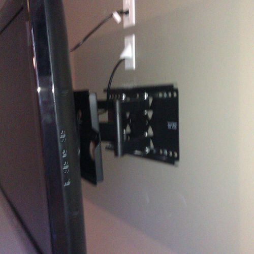 ..Wall Mount 32"-62" Articulating Wall Mount with 