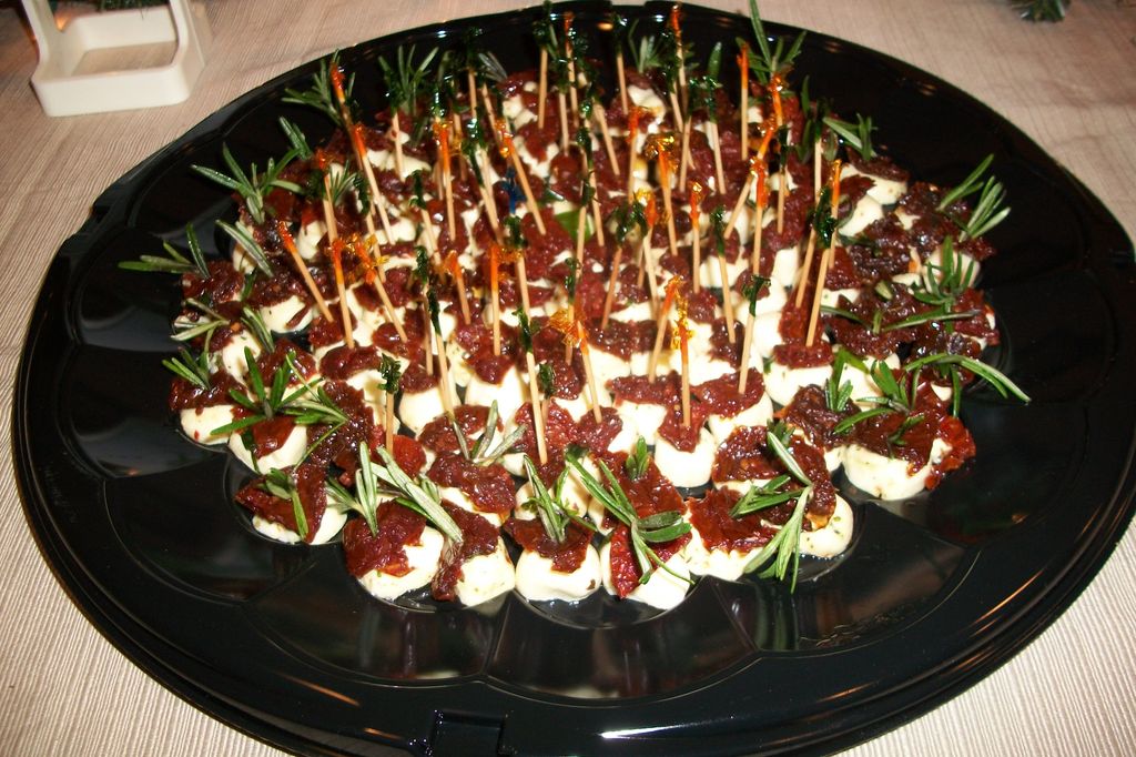 Marinated Mozzarella Appetizers