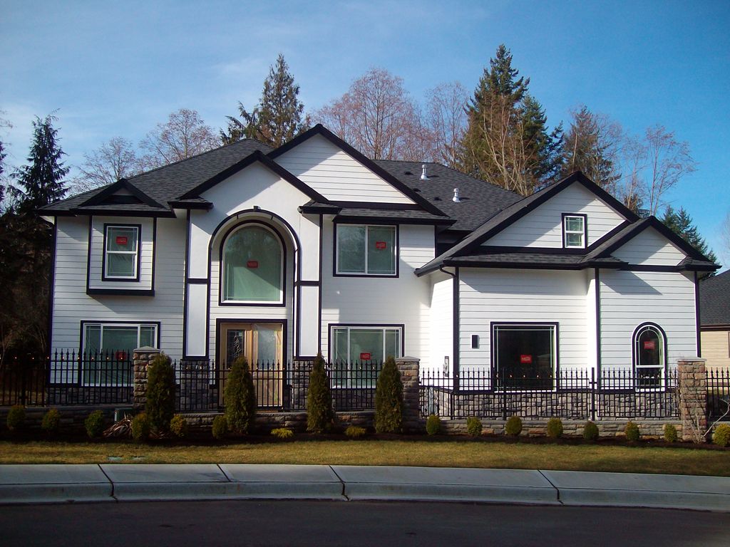 Bohemian Estates Exterior