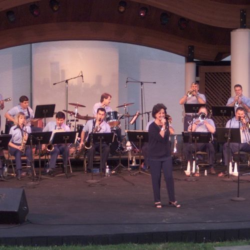 22 Park Avenue Swing Band performing at Rose Tree 