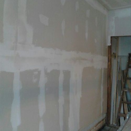 TAPPING DRYWALL