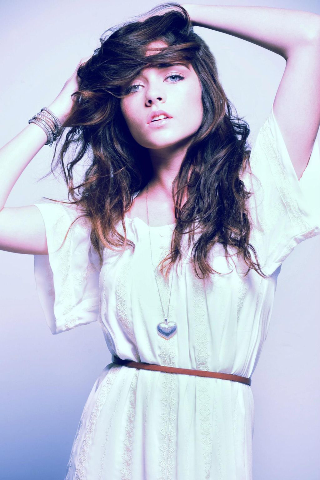 Agency work. Simplistic style but accessorizing. A