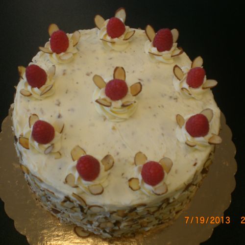 almond-raspberry cake