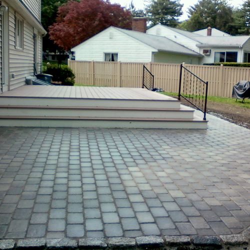 6x9 Concrete pavers with Cobble stone border