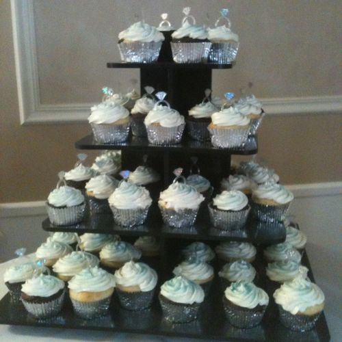 Wedding cupcakes, homemade buttercream with fancy 