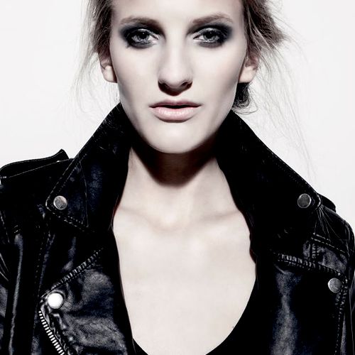 Makeup: Me
Photographer: Julie Teitler
Model: Ingr
