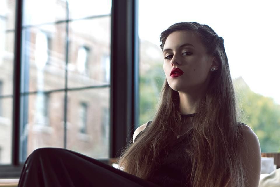 Makeup: Me
Hair: Sam Waterman
Styling: Cassandra H