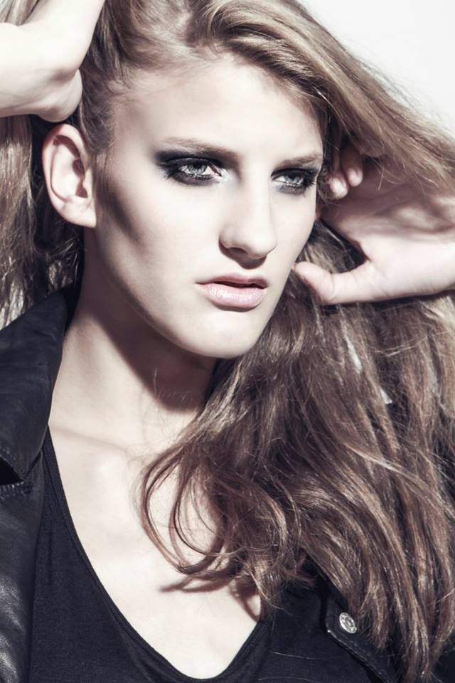 Makeup: Me
Photographer: Julie Teitler
Model: Ingr