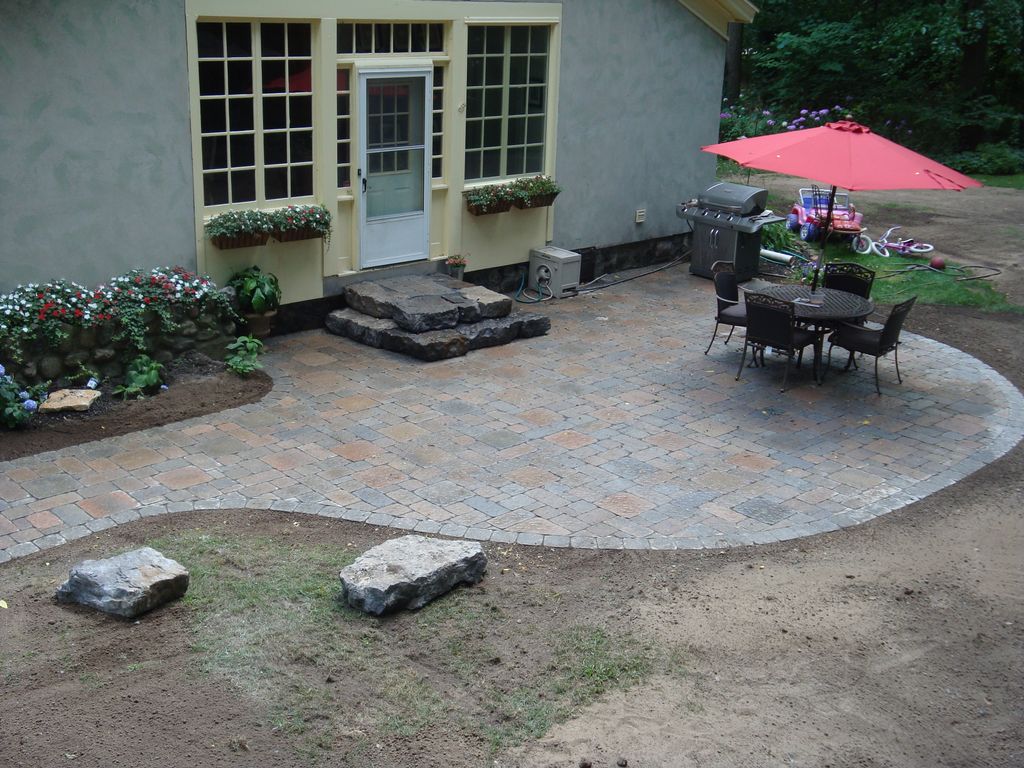 We incorporate natural stone with manufactured pav
