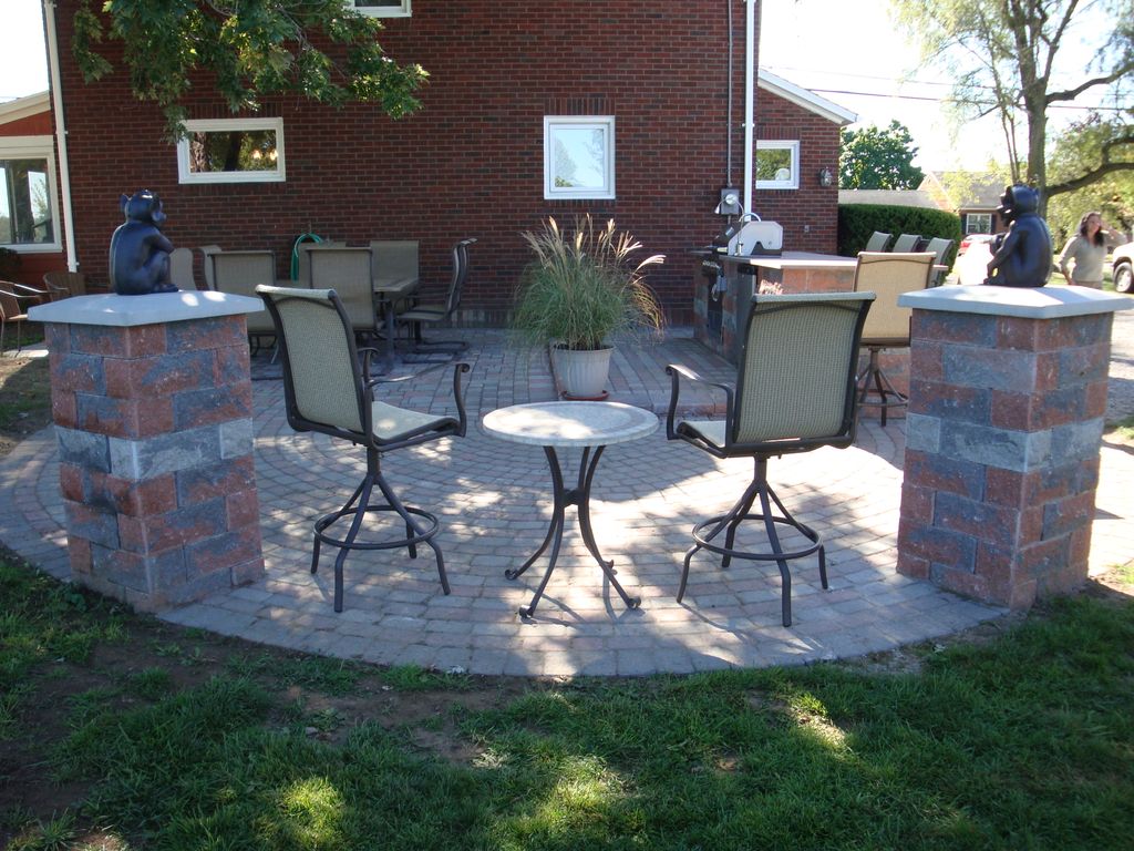 Custom outdoor kitchens are wonderful entertain wi