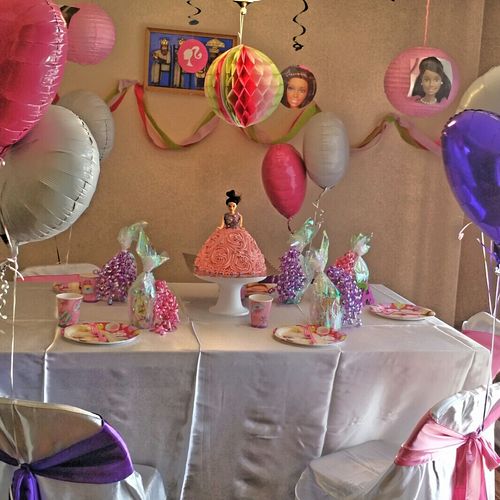 small Barbie-themed party