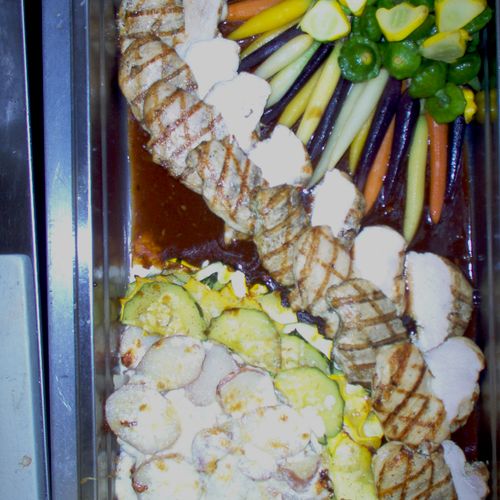hot grilled chicken buffet entree