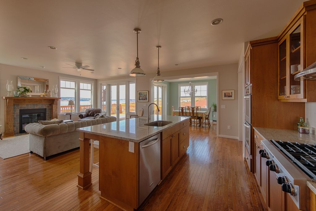 Standard light HDR real estate image from a recent