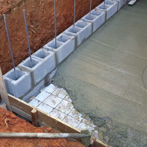 Selfperforming structural concrete, rough and fini
