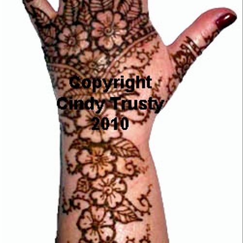 Complex henna is perfect for smaller parties, such