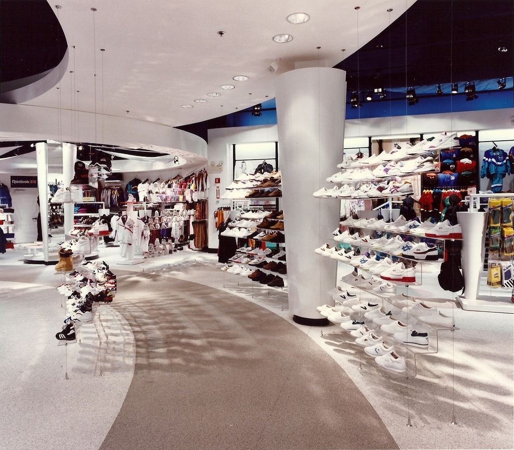 World FootLocker prototype...Freehold Raceway Mall