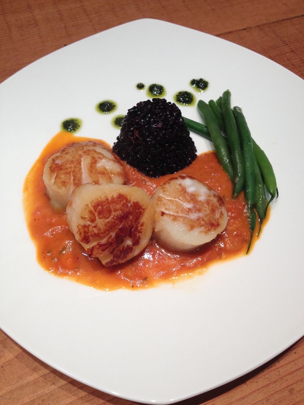 Pan Seared Scallops, Spicy Tomato Vodka Sauce, Har