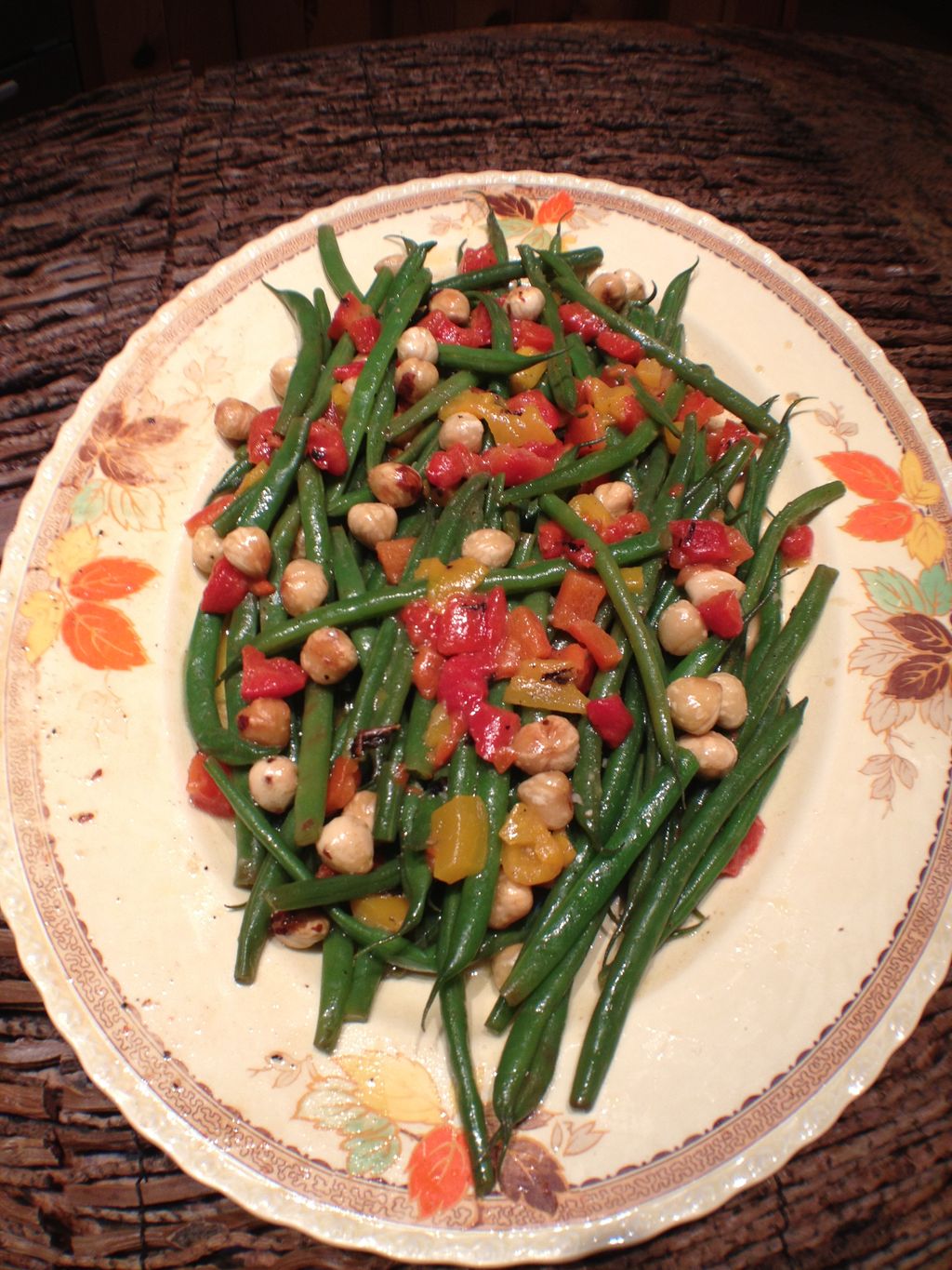 Haricots Verts with Peppers and Toasted Hazlenuts