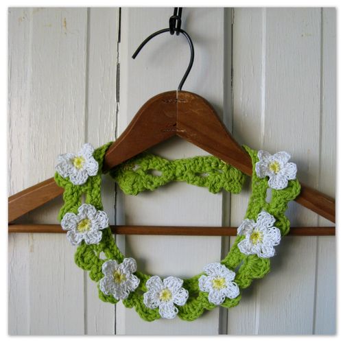 crochet blossom collar necklace