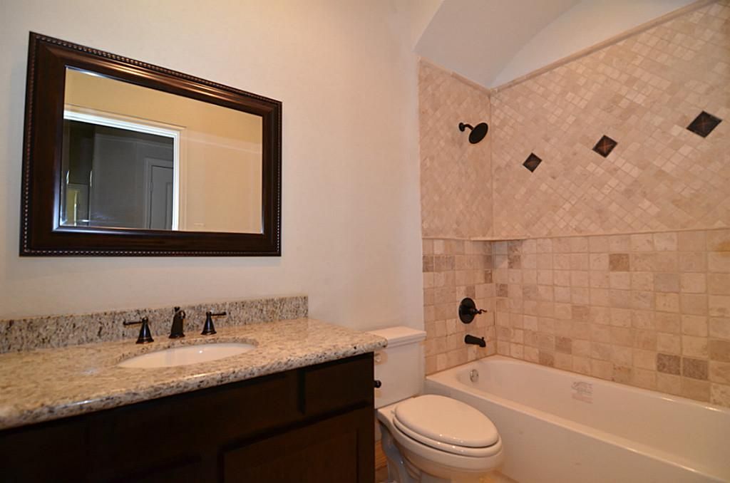 Travertine Bathtub Surround