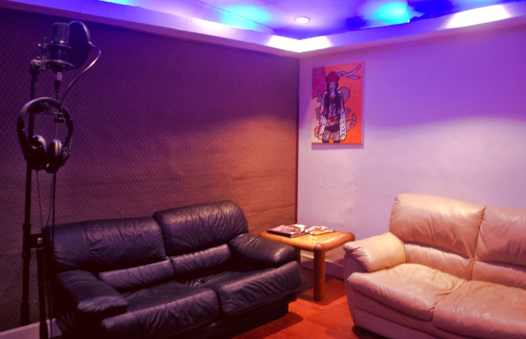 The spacious booth at VIctory Studio.  Accommodate