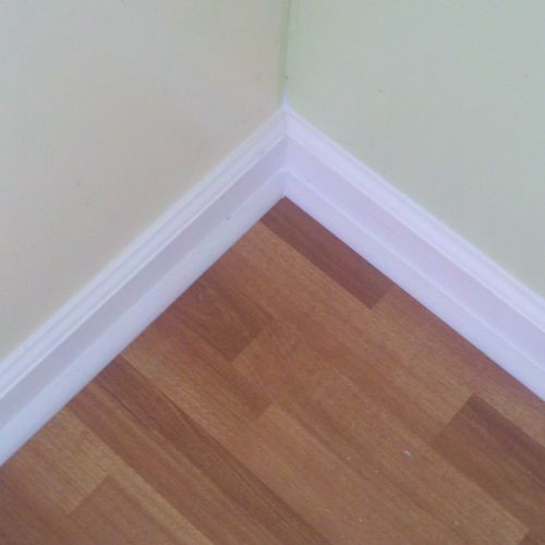 FLOOR AND MOLDING