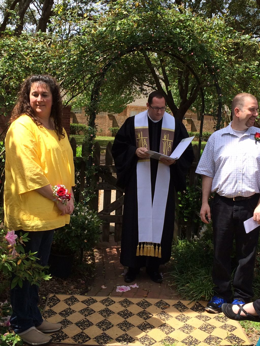 Waiting for the beaming bride and escort!