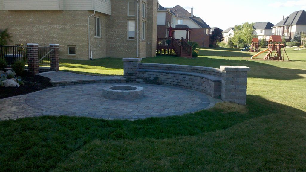 Evening relaxation area with seat wall and fire ri