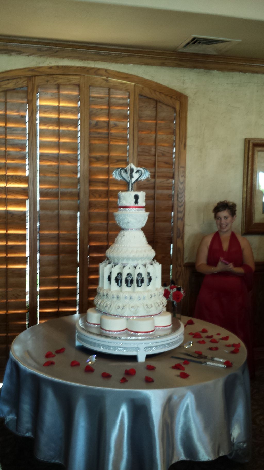 6 foot 7 tier wedding cake